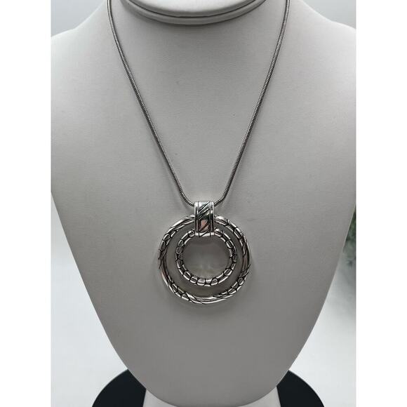 BRIGHTON Silver Tone w/ Patterned
Double Ring Pendant Snake
Chain Necklace for - Picture 2 of 12
